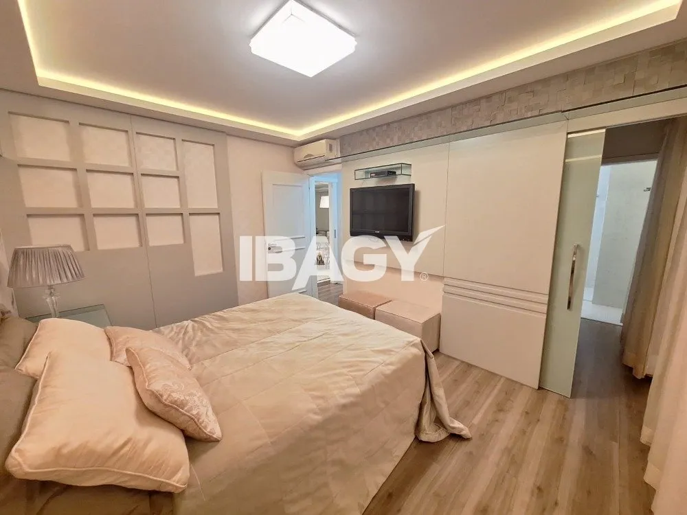 Furnished apartment with 2 en-suite bedrooms and 2 parking — photo 5