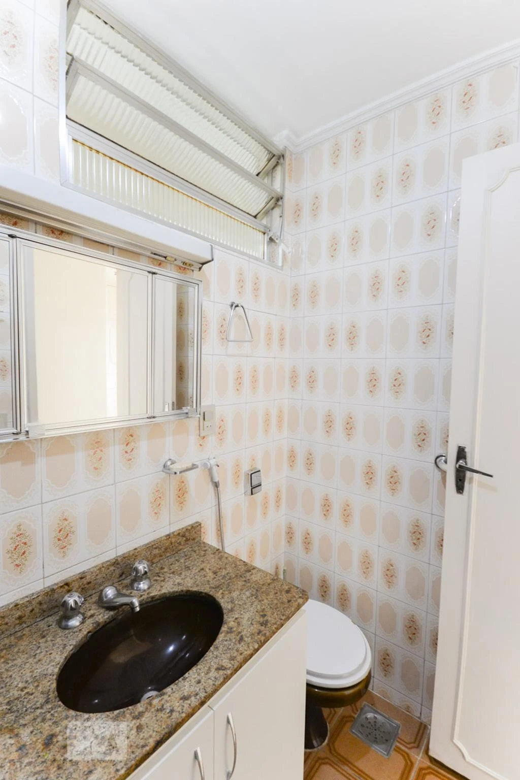 3-bedroom apartment with a mountain view — photo 21