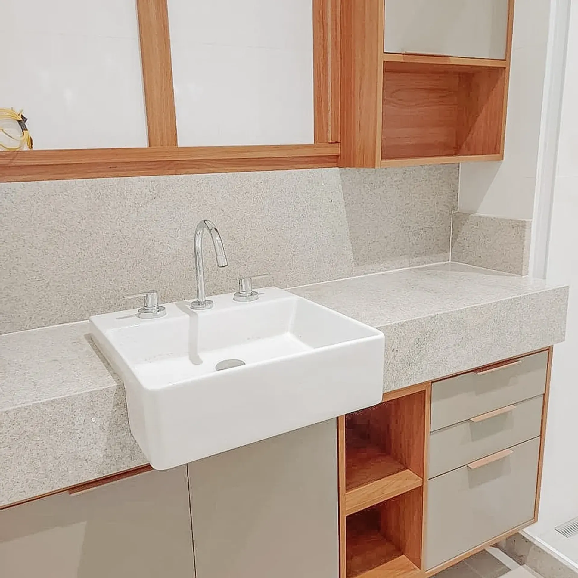 2-bedroom apartment, 1 with its own bathroom, 105 m² — photo 15