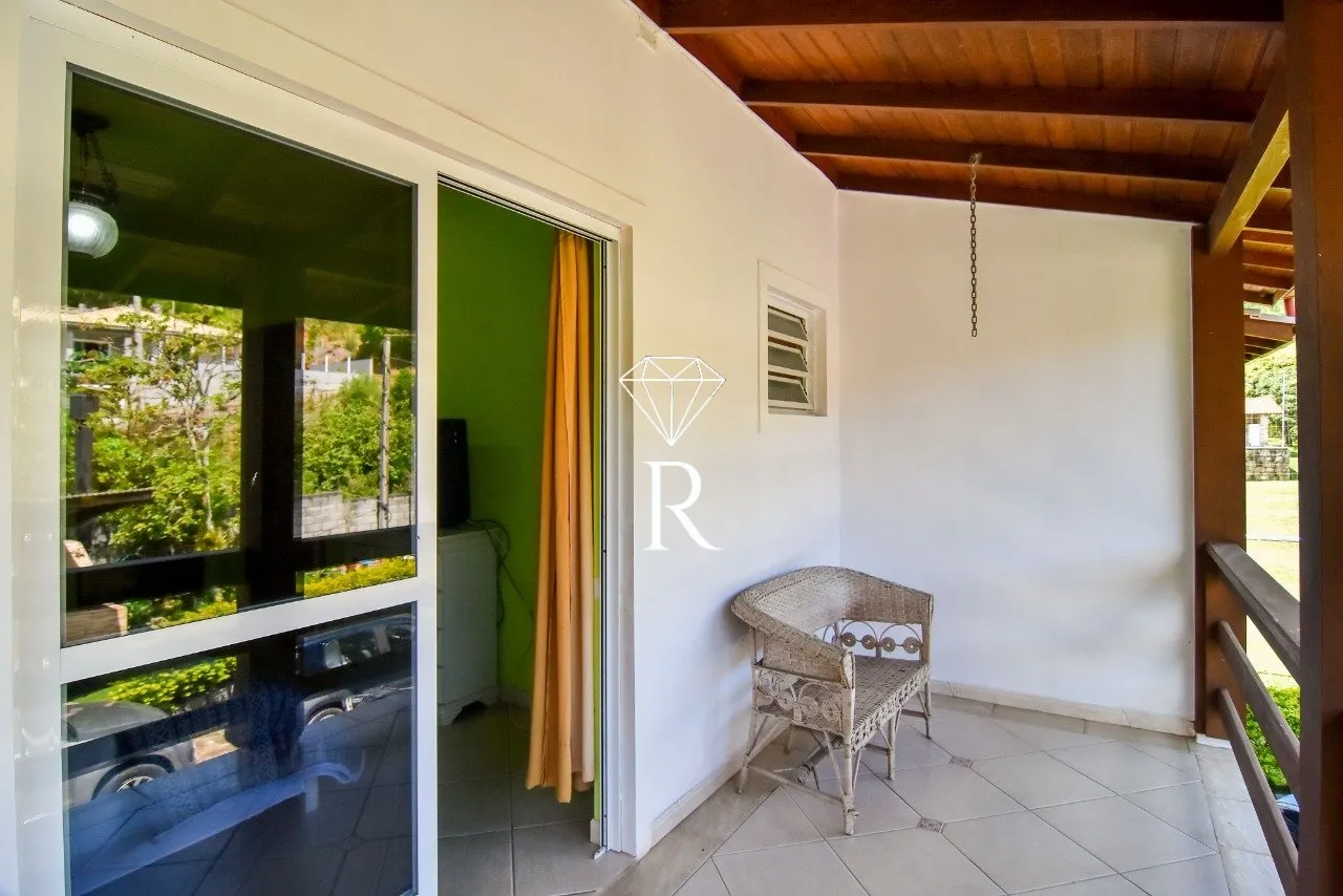 Casa tipo sítio con 4 dormitorios y 6 plazas de aparcamiento — photo 41