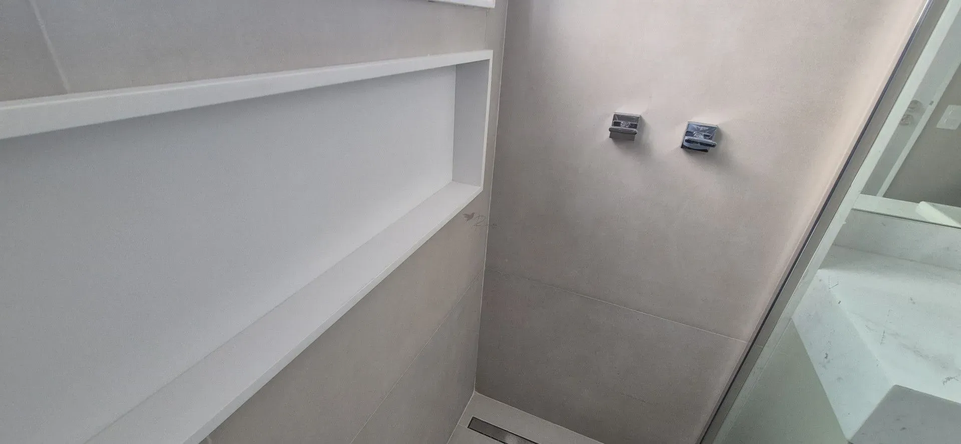 Unfurnished 4-bedroom apartment with closed kitchen — photo 44