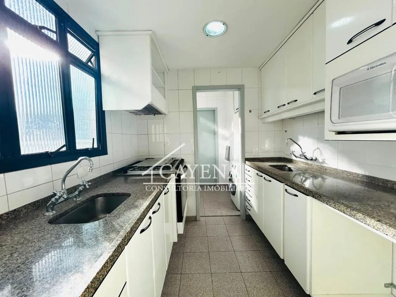 Apartment with 247 m², 3 bedrooms and 4 bathrooms — photo 32