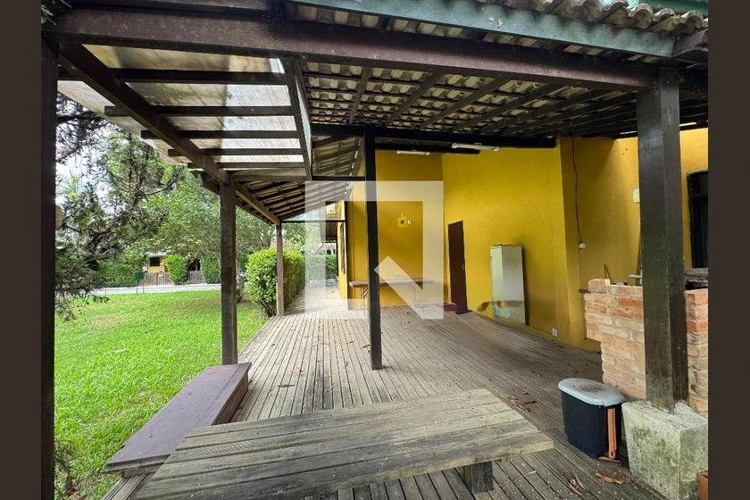 140 m² house with a walk-in closet and a home office — photo 32