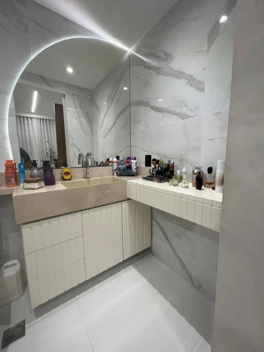 Furnished 189 m² apartment with 3 en-suite bedrooms and 2 parking — photo 24
