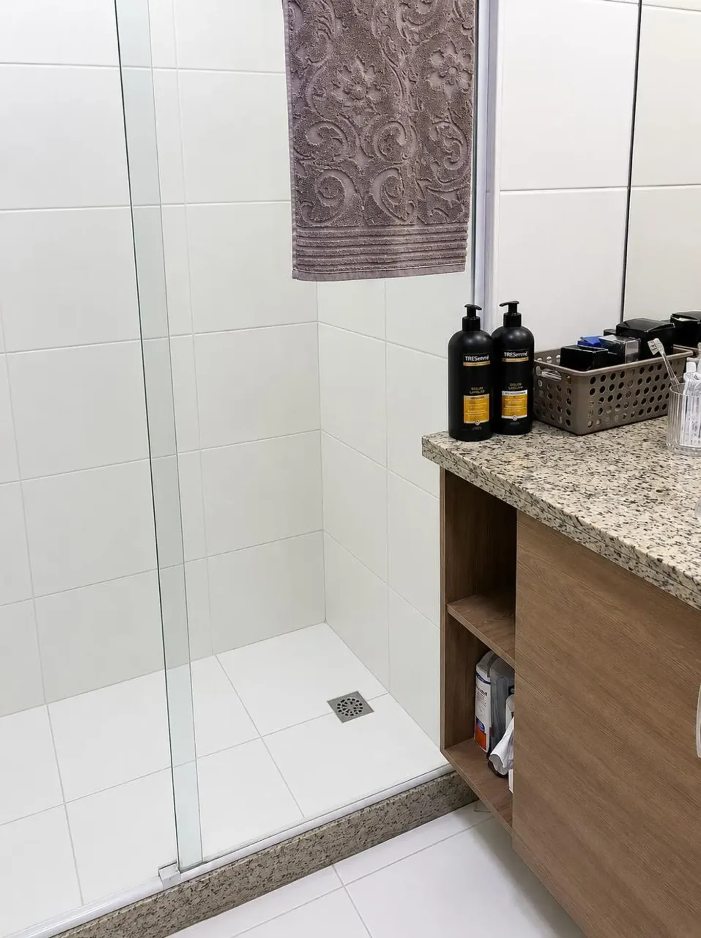 Furnished 2-bedroom apartment with en-suite and parking — photo 42