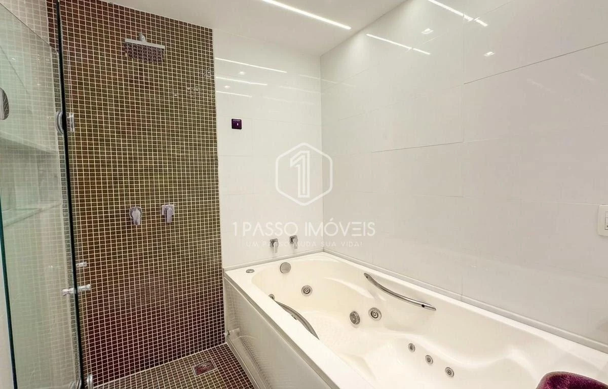 Furnished 140 m² apartment with 3 en-suite rooms and 2 spots — photo 5