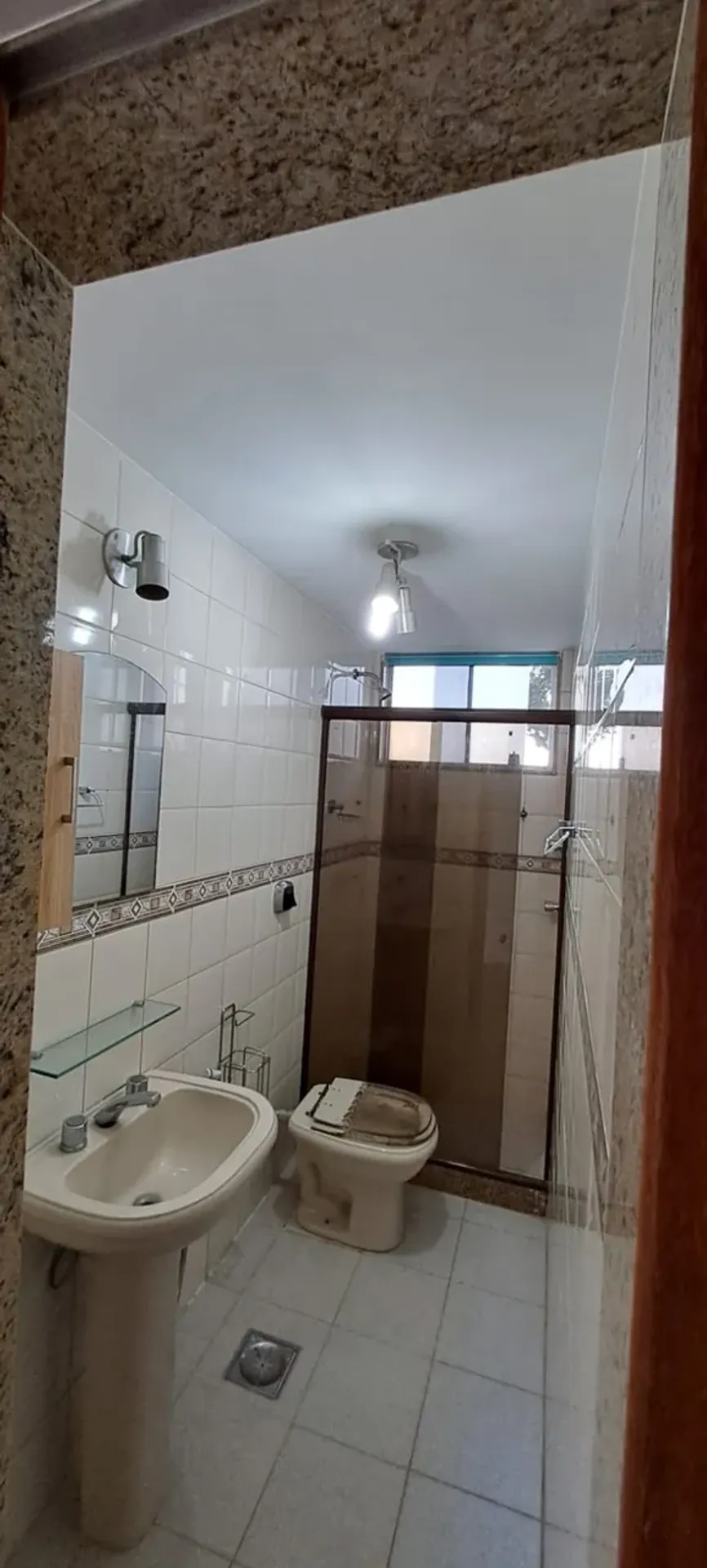 Wood or laminate floors in a 2-bedroom apartment, 88 m² — photo 5