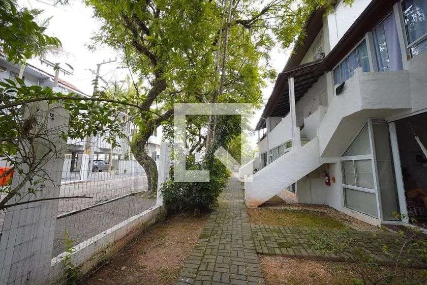 2-bedroom apartment with a home office in Florianópolis — photo 13