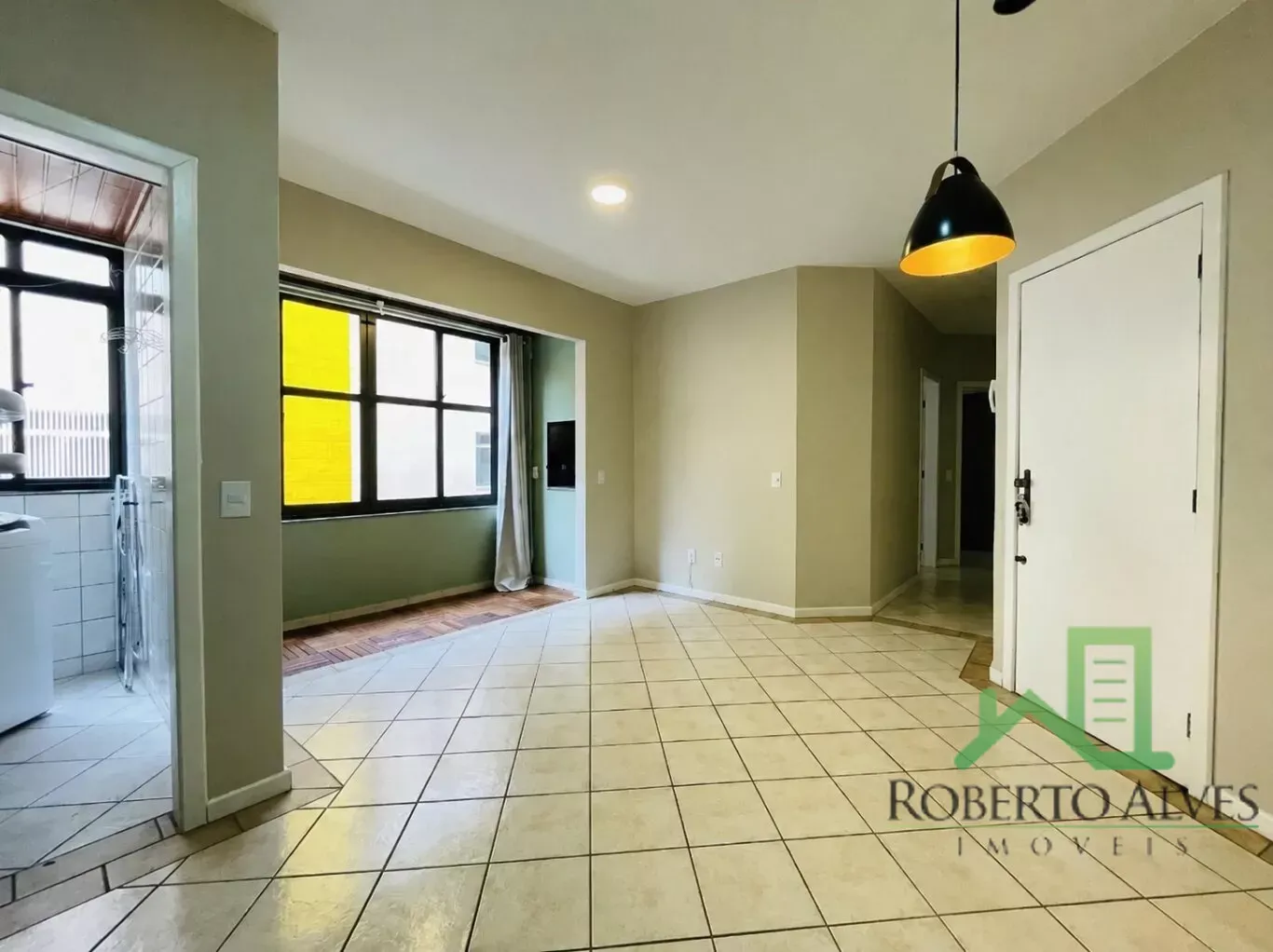 Apartamento de 2 dormitórios com cozinha integrada
