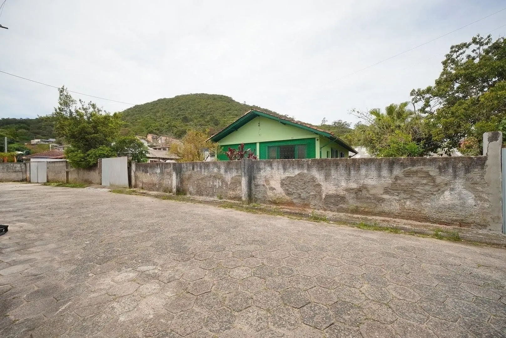 175 m² house with a mountain view and a grill on the balcony — photo 26