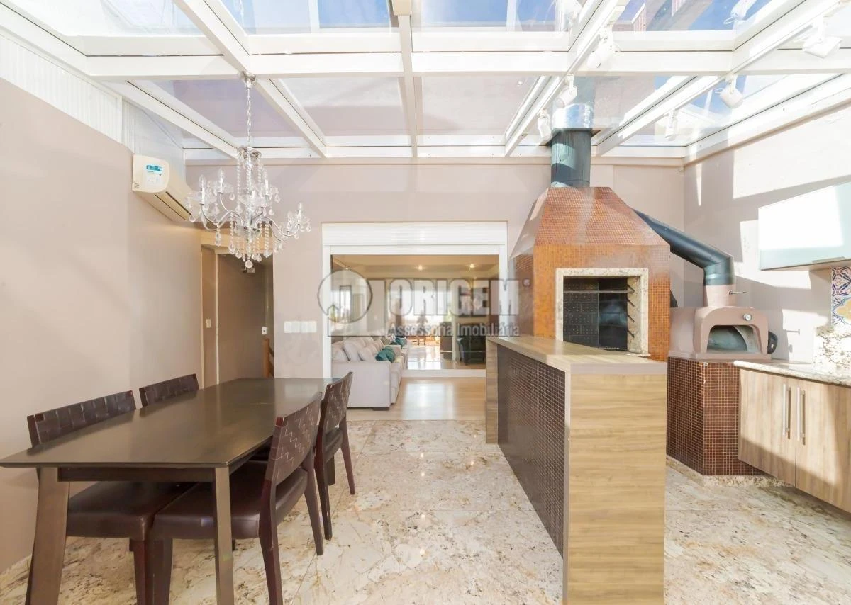 Furnished 216 m² apartment with 3 en-suites — photo 40