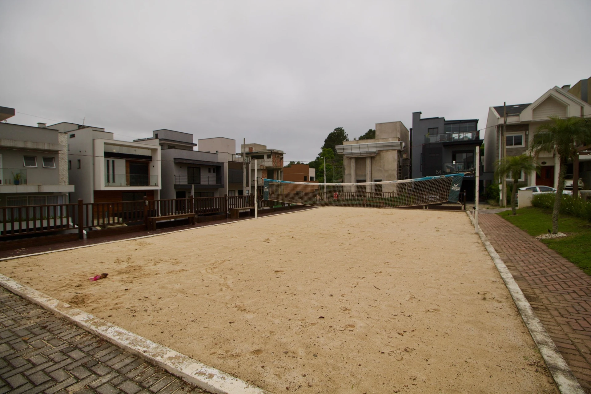Floor-to-ceiling windows in a 3-bedroom house, 160 m² — photo 15
