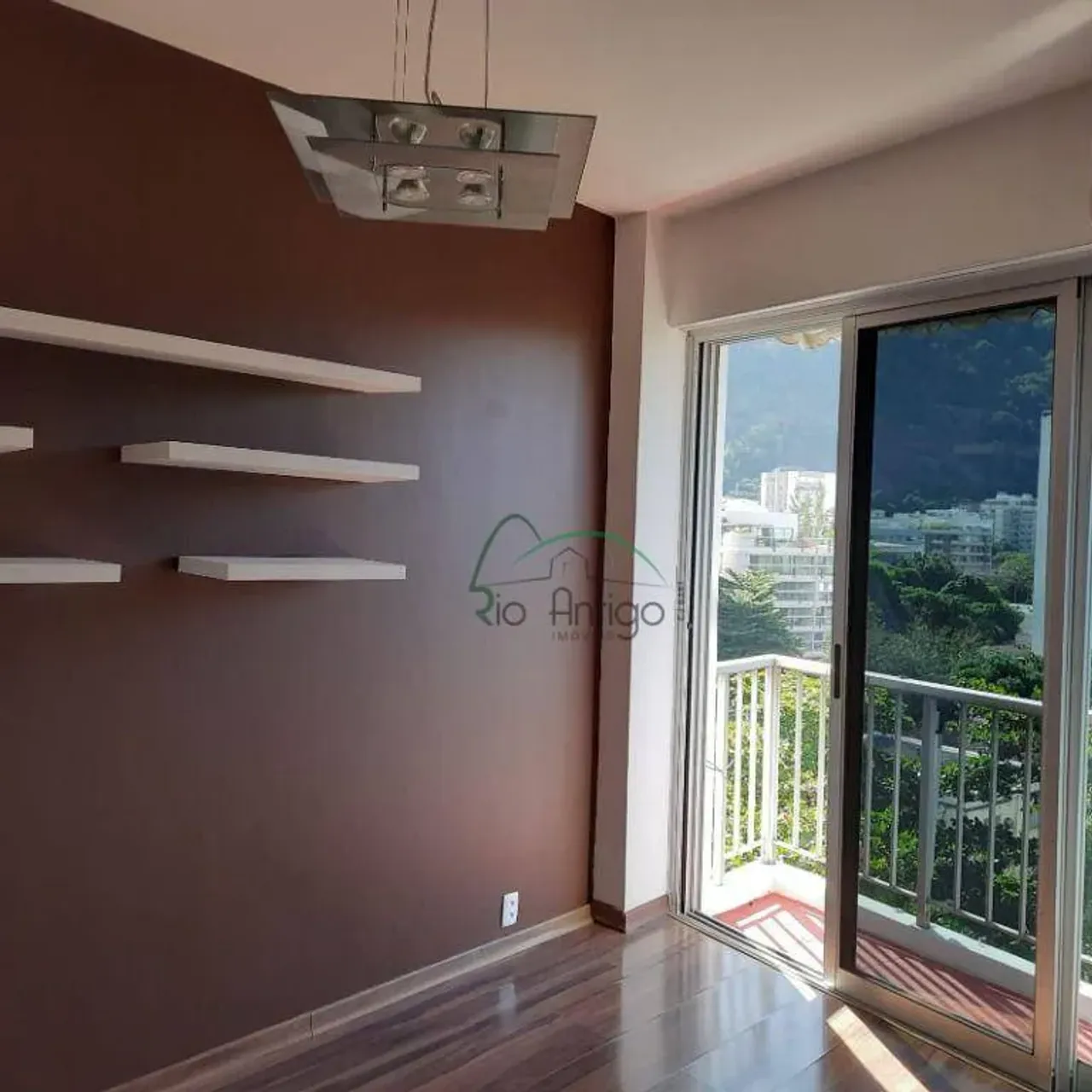 102 m² apartment with 3 bedrooms and 2 bathrooms — photo 17
