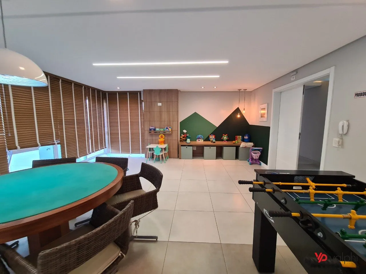Furnished 2-bedroom apartment with enclosed balcony — photo 71
