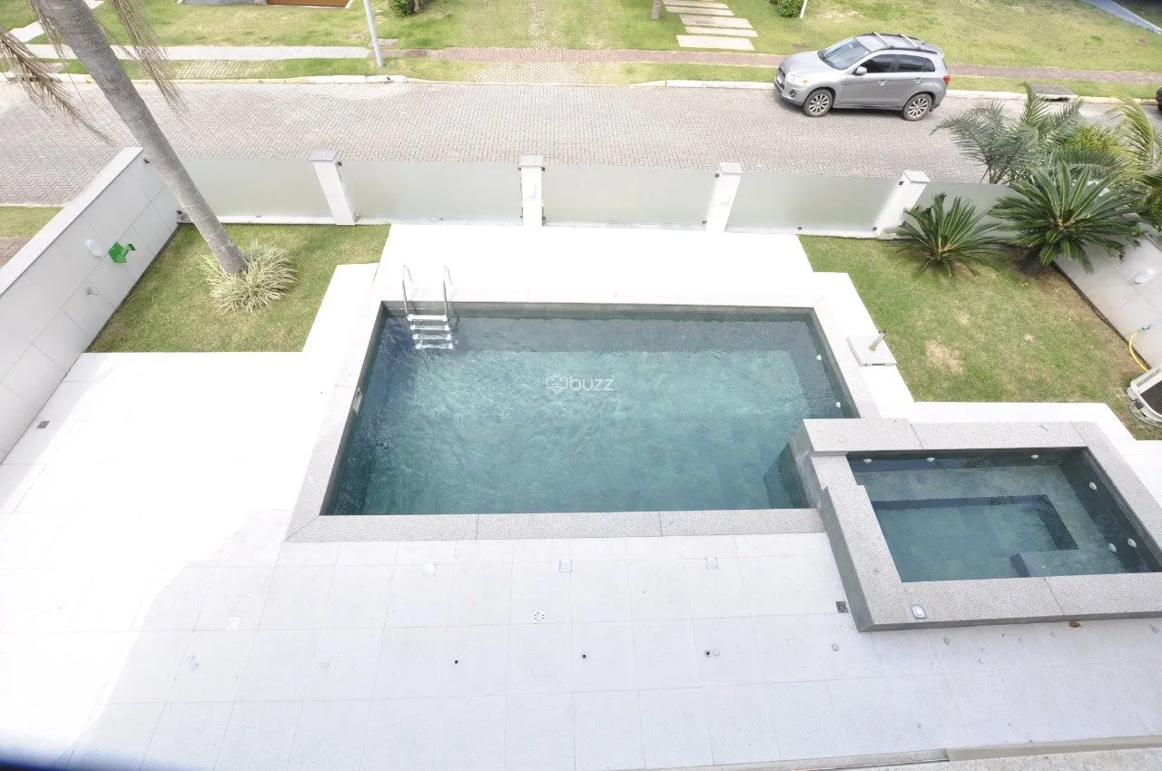 Water view in a 5-bedroom house, 343 m² — photo 32