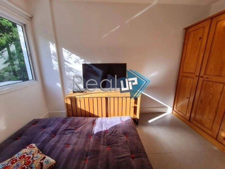 Furnished apartment, 74 m², with a glass-enclosed balcony — photo 10