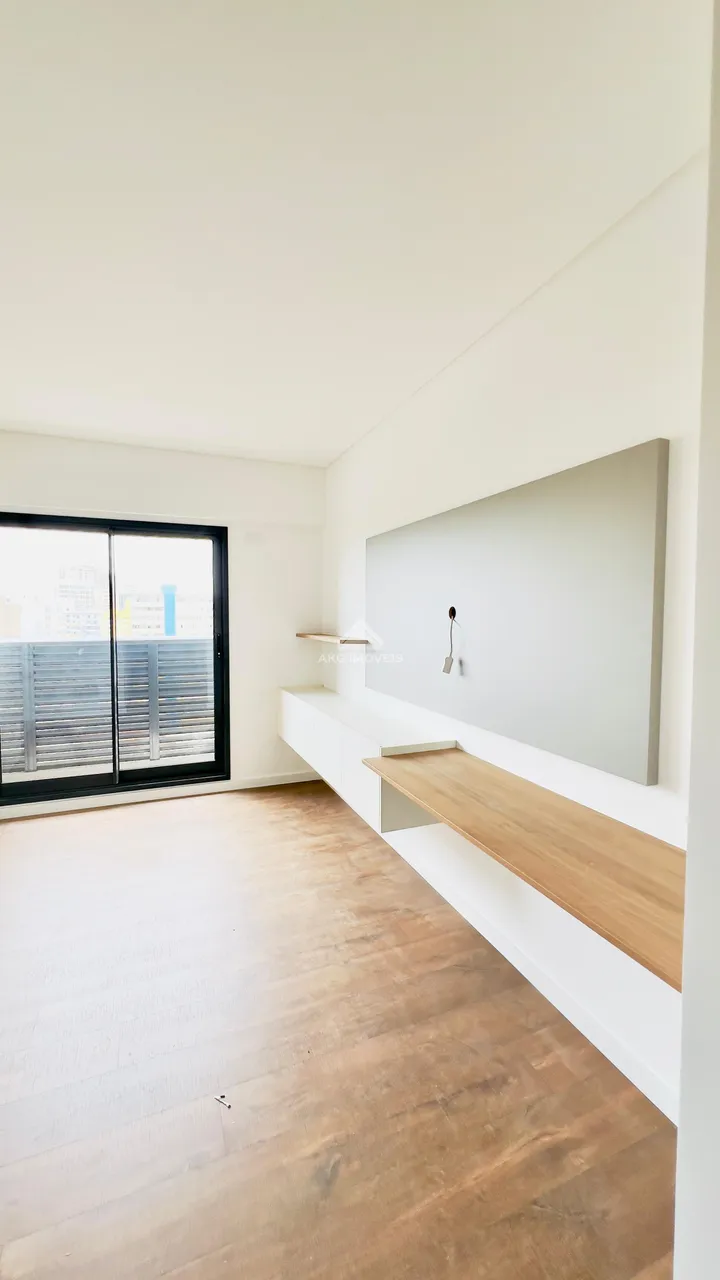 Apartamento de 1 quarto com cozinha fechada e fogão elétrico — photo 6