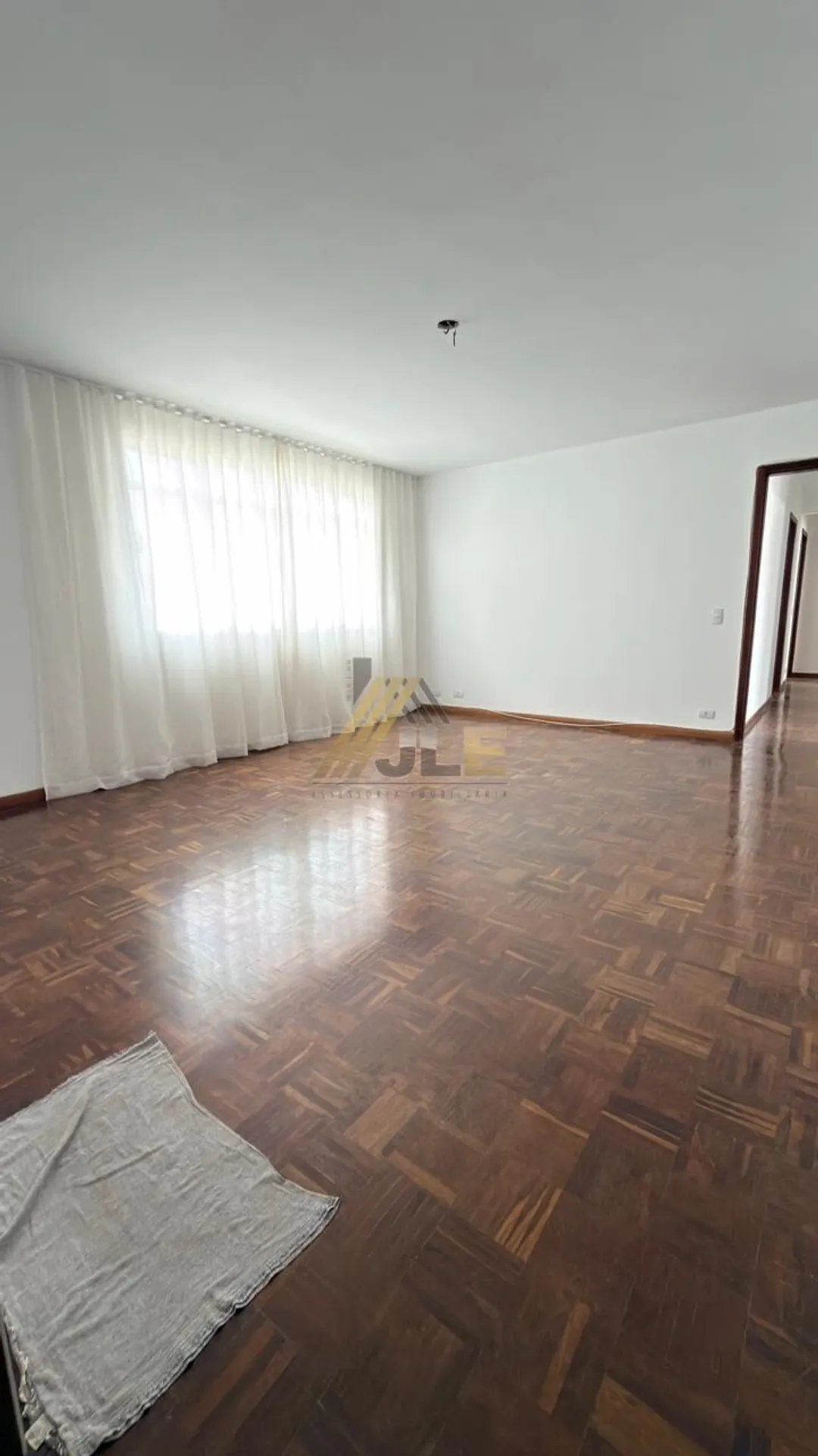 3-bedroom apartment with a home office in Curitiba