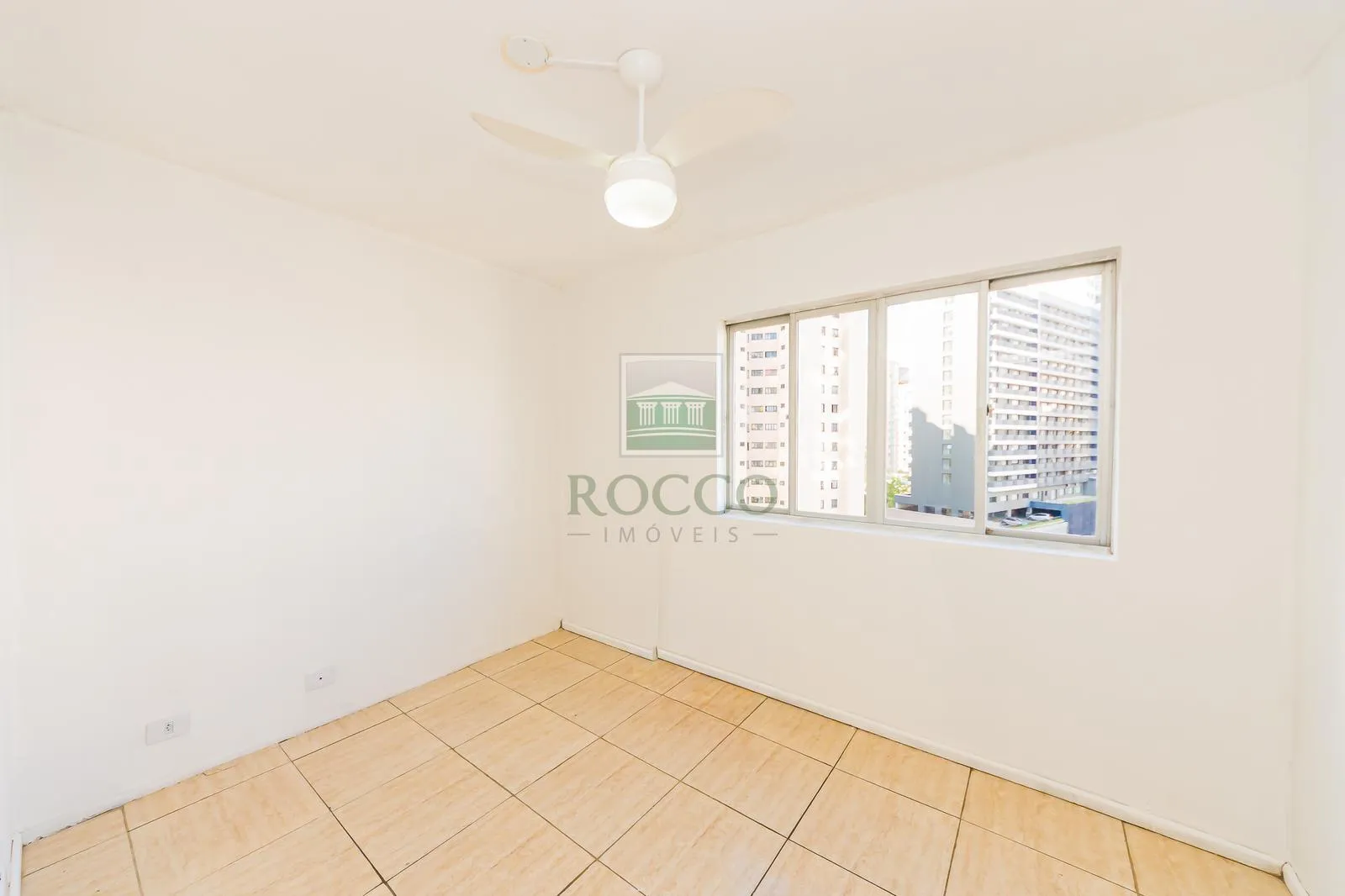 2-bedroom apartment with a glass shower enclosure on the 7th floor — photo 3