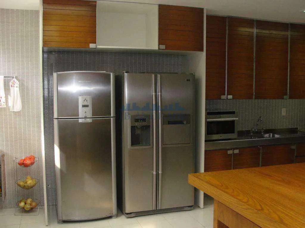 Furnished house with 4 bedrooms and 498 m², closed kitchen — photo 21