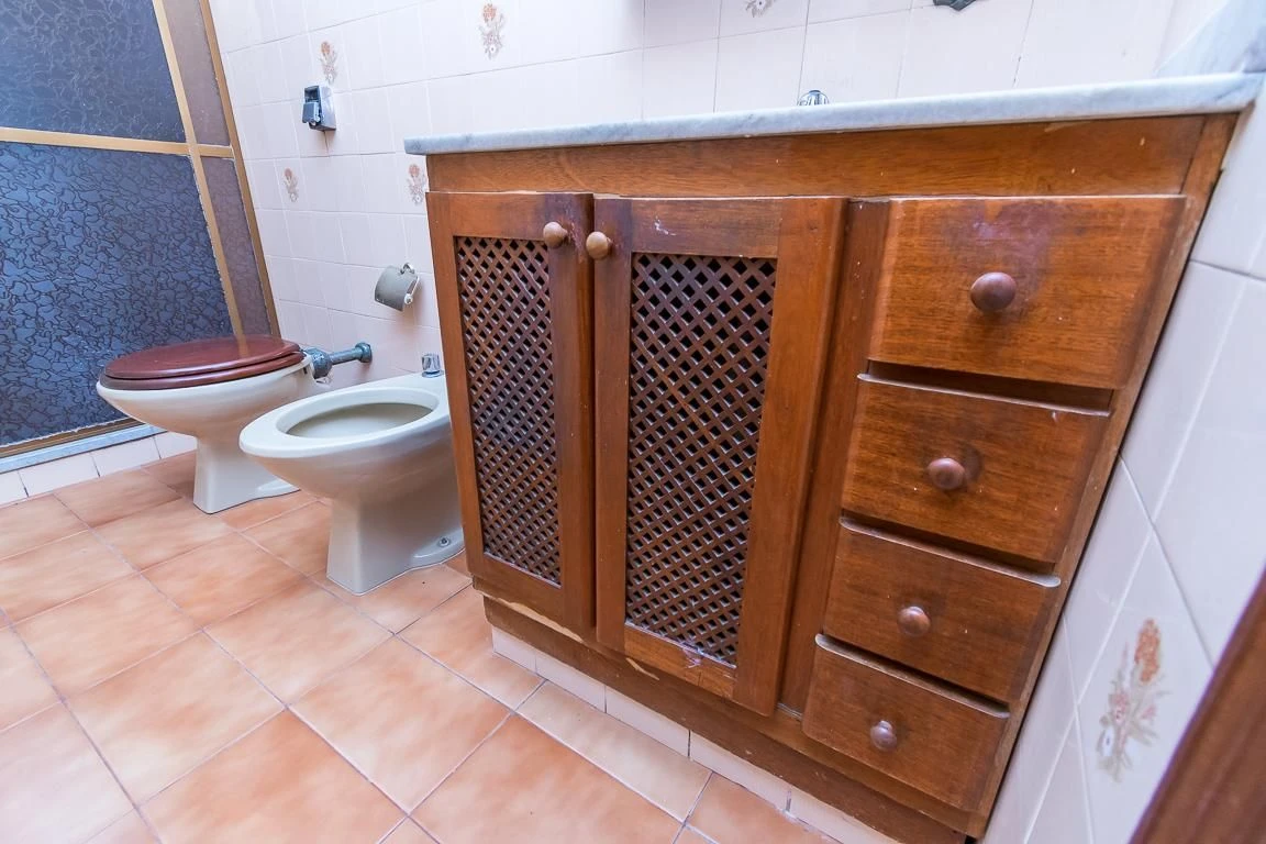 Casa sem mobília com 4 quartos e varanda — photo 38