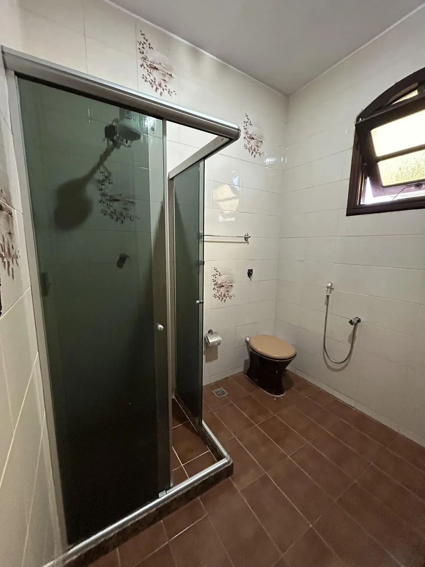 Casa com 4 quartos e 4 banheiros com box de vidro — photo 13