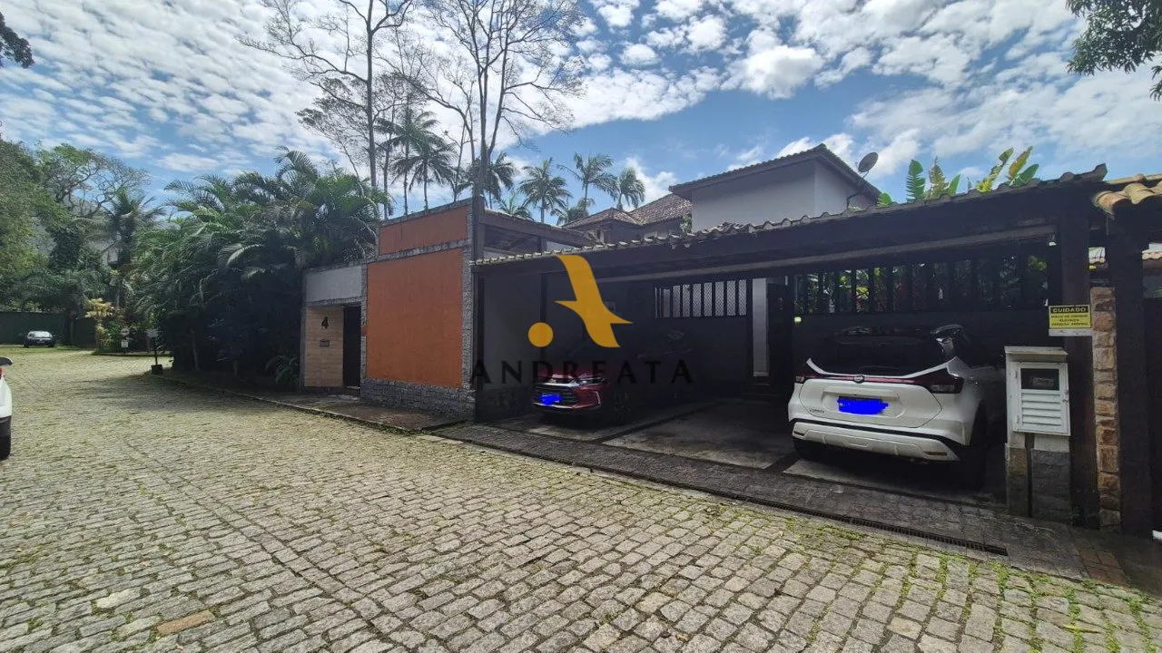 Casa de 307 m² com janelas do piso ao teto e banheira — photo 57