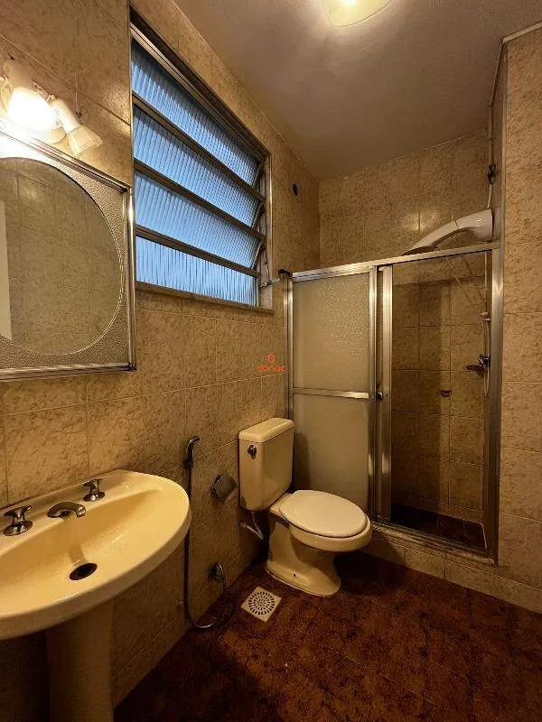 2-bedroom apartment with wood or laminate floors — photo 16