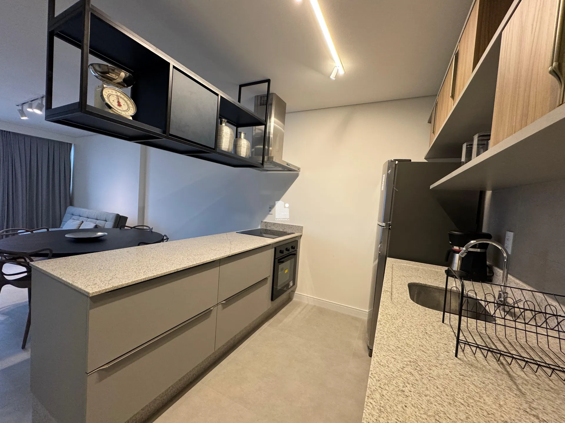 Furnished studio in a building with a gym — photo 7