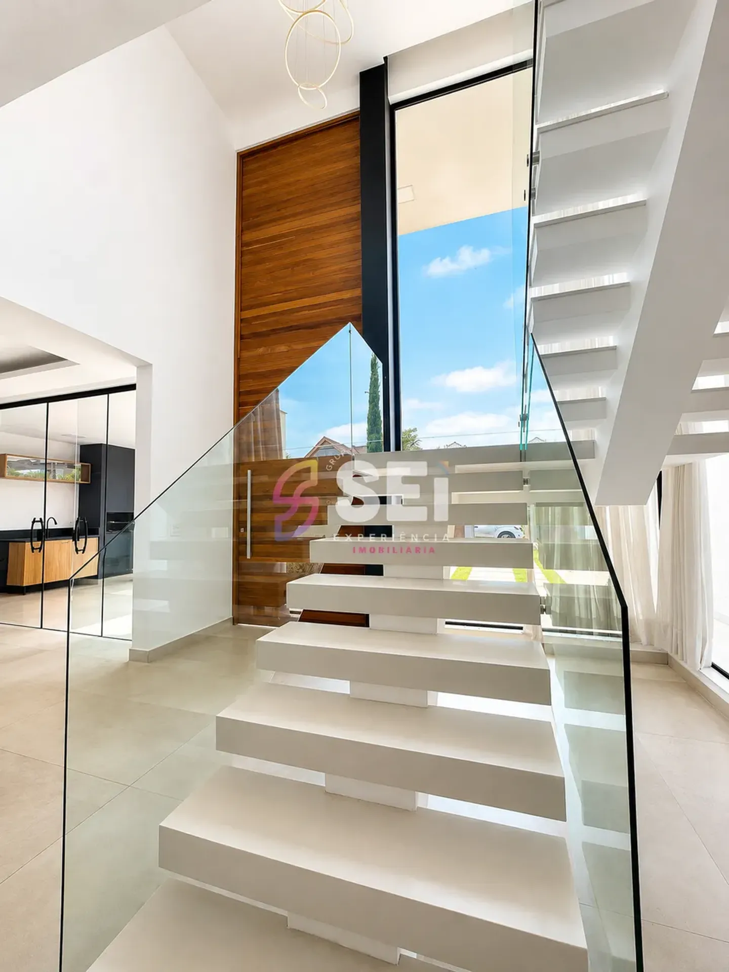 512 m² house with 5 bedrooms and open-plan kitchen — photo 11