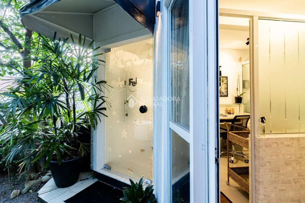 Меблированный дом: 4 спальни и кухня открытой планировки — photo 7