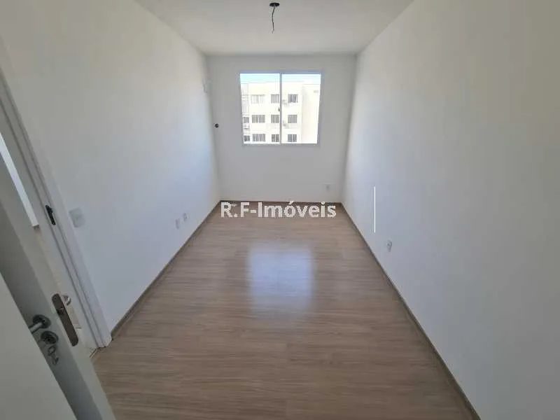 2-bedroom apartment with a glass-enclosed shower — photo 18
