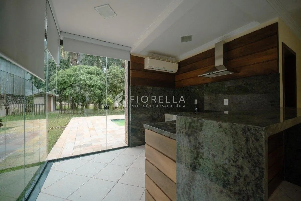 House, 1723 m², with a grill on the balcony — photo 2