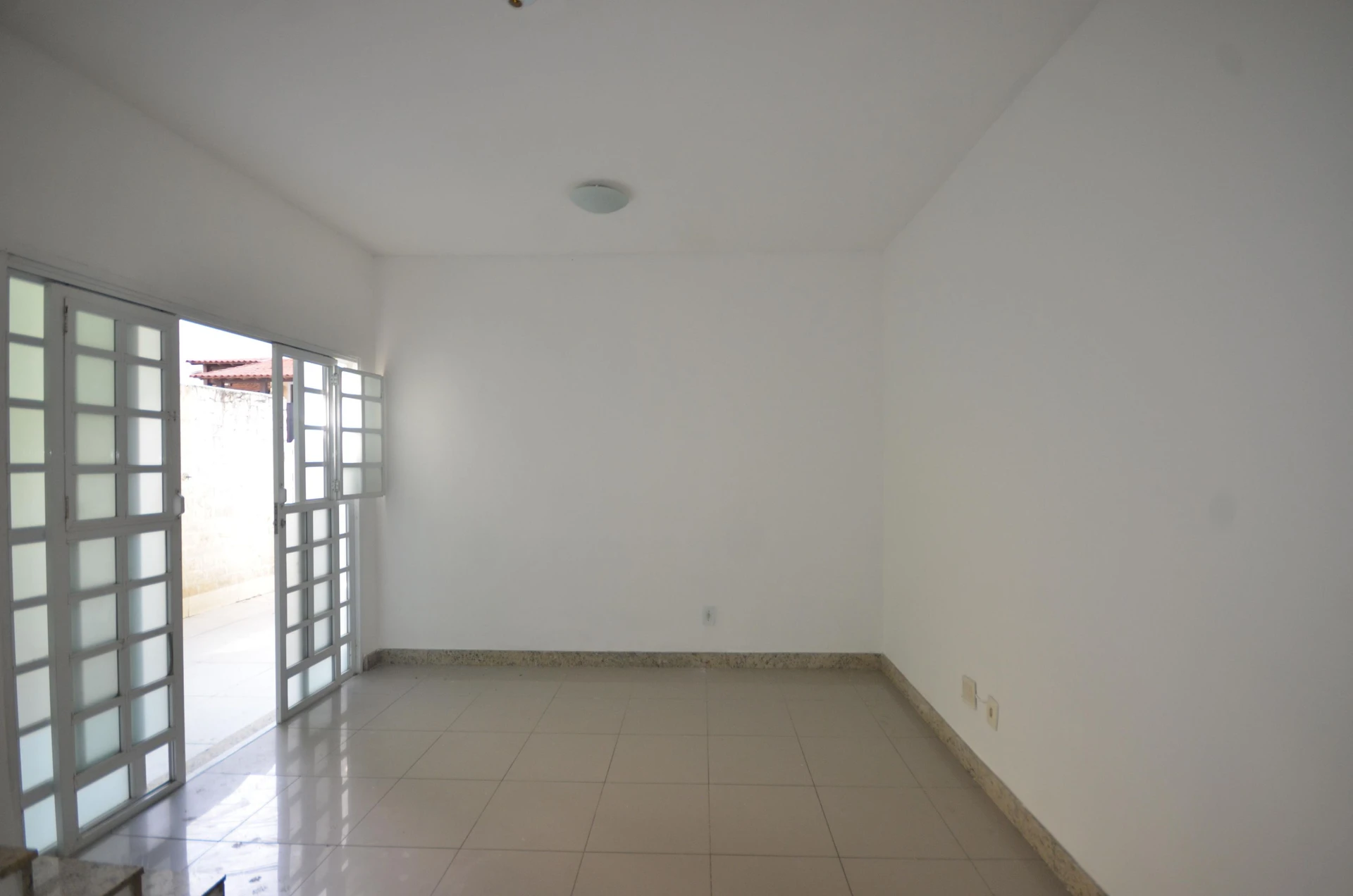 2-bedroom house with a bathtub in Rio de Janeiro — photo 22