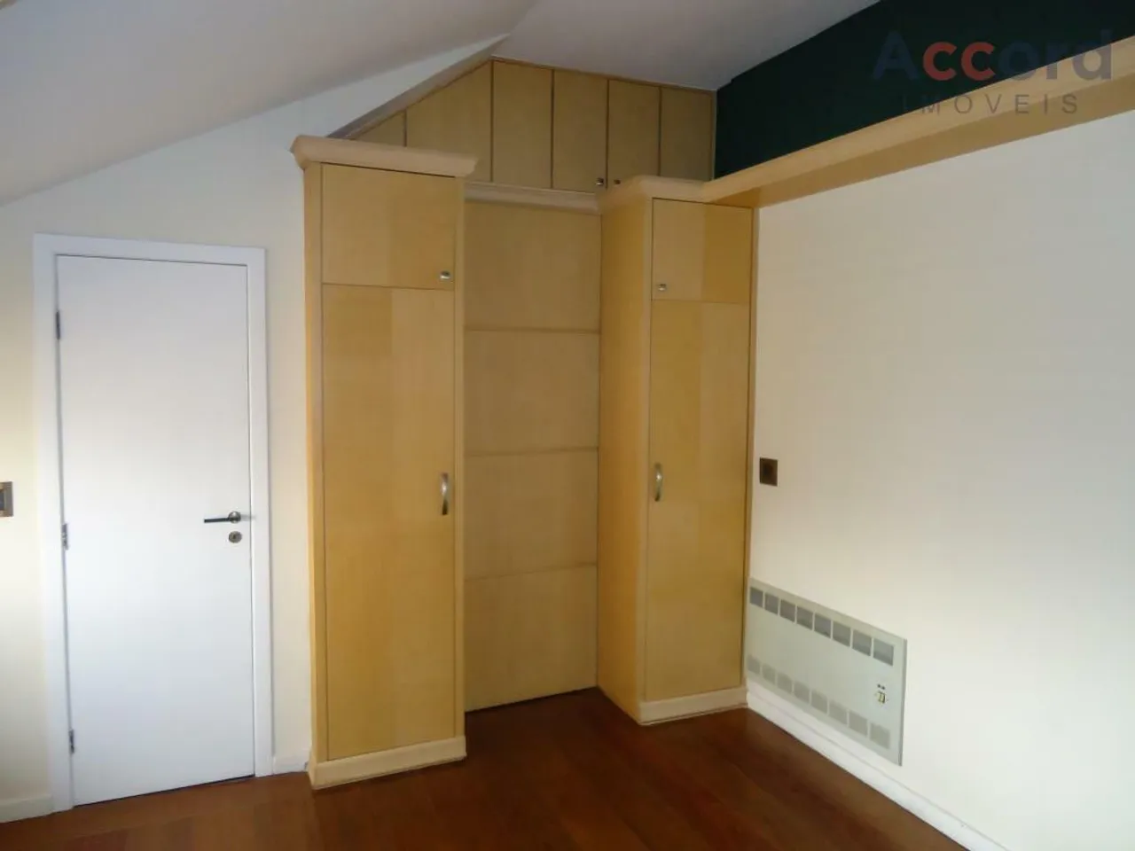 Top-floor apartment with 2 bedrooms and 4 bathrooms, 224 m² — photo 5