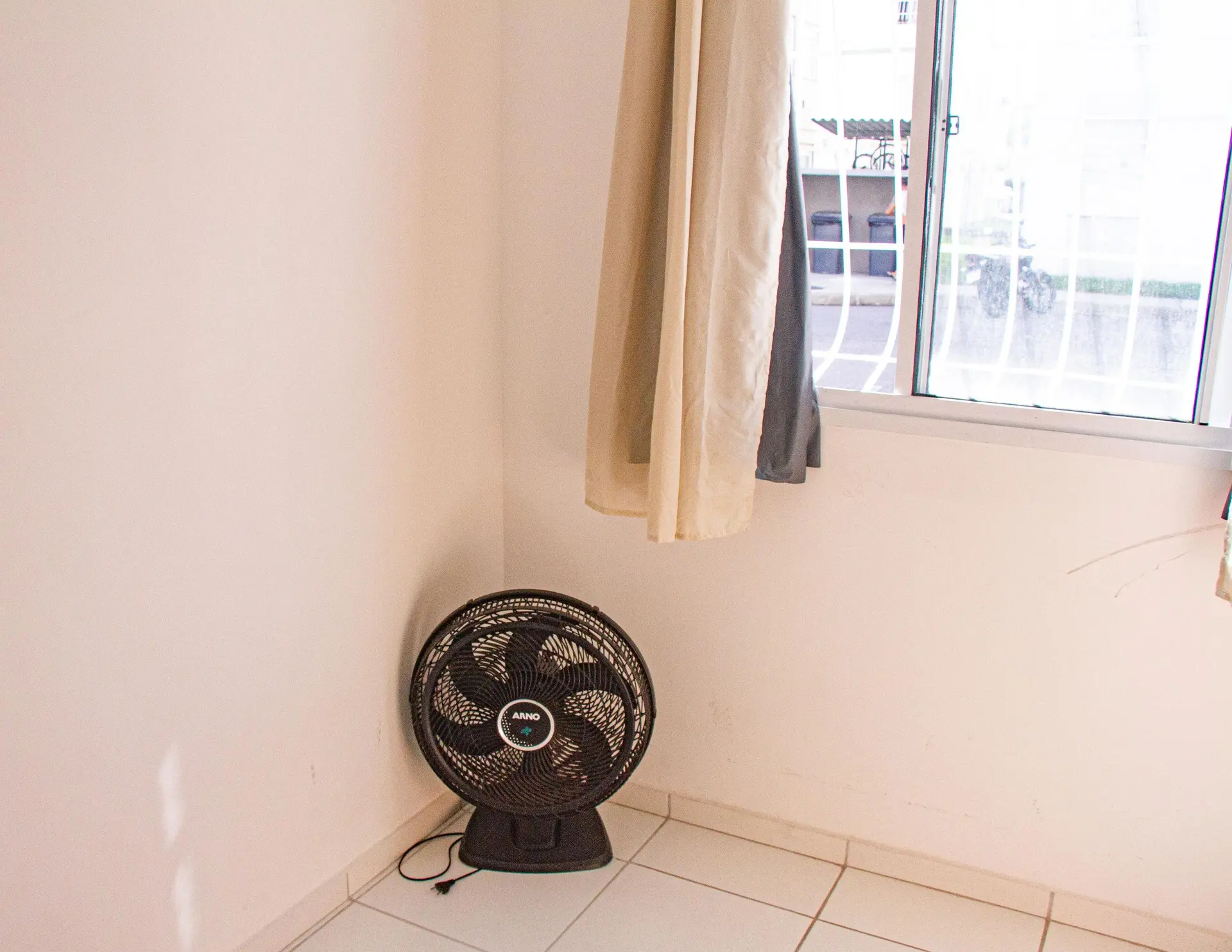Furnished 2-bedroom apartment with 1 bathroom — photo 11