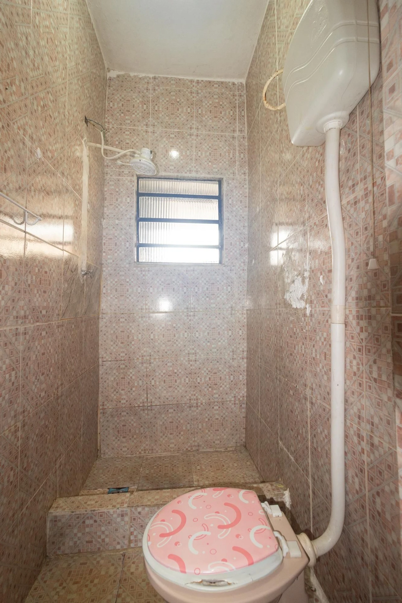 Студія з балконом, потрібен ремонт, 1 спальня — photo 23