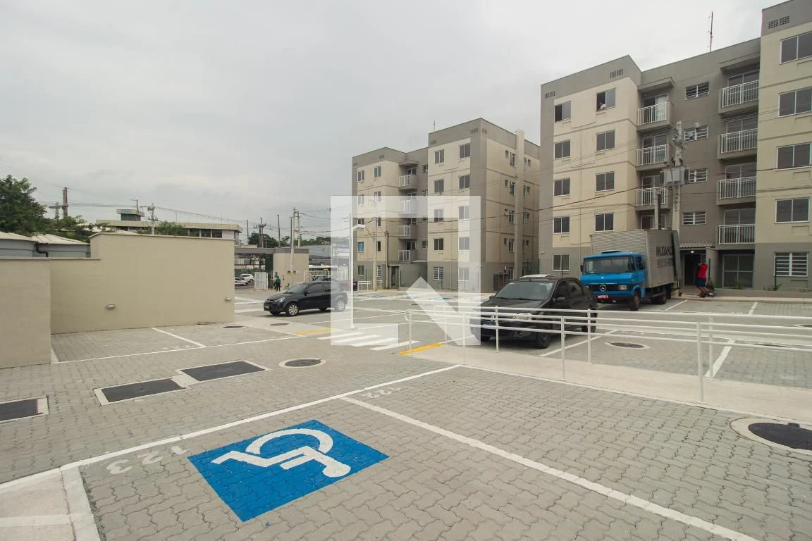 Apartamento de 2 quartos em condomínio com academia — photo 16