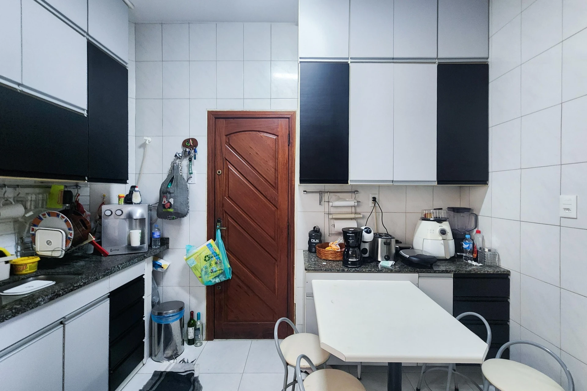 3-bedroom apartment with a bathtub — photo 6