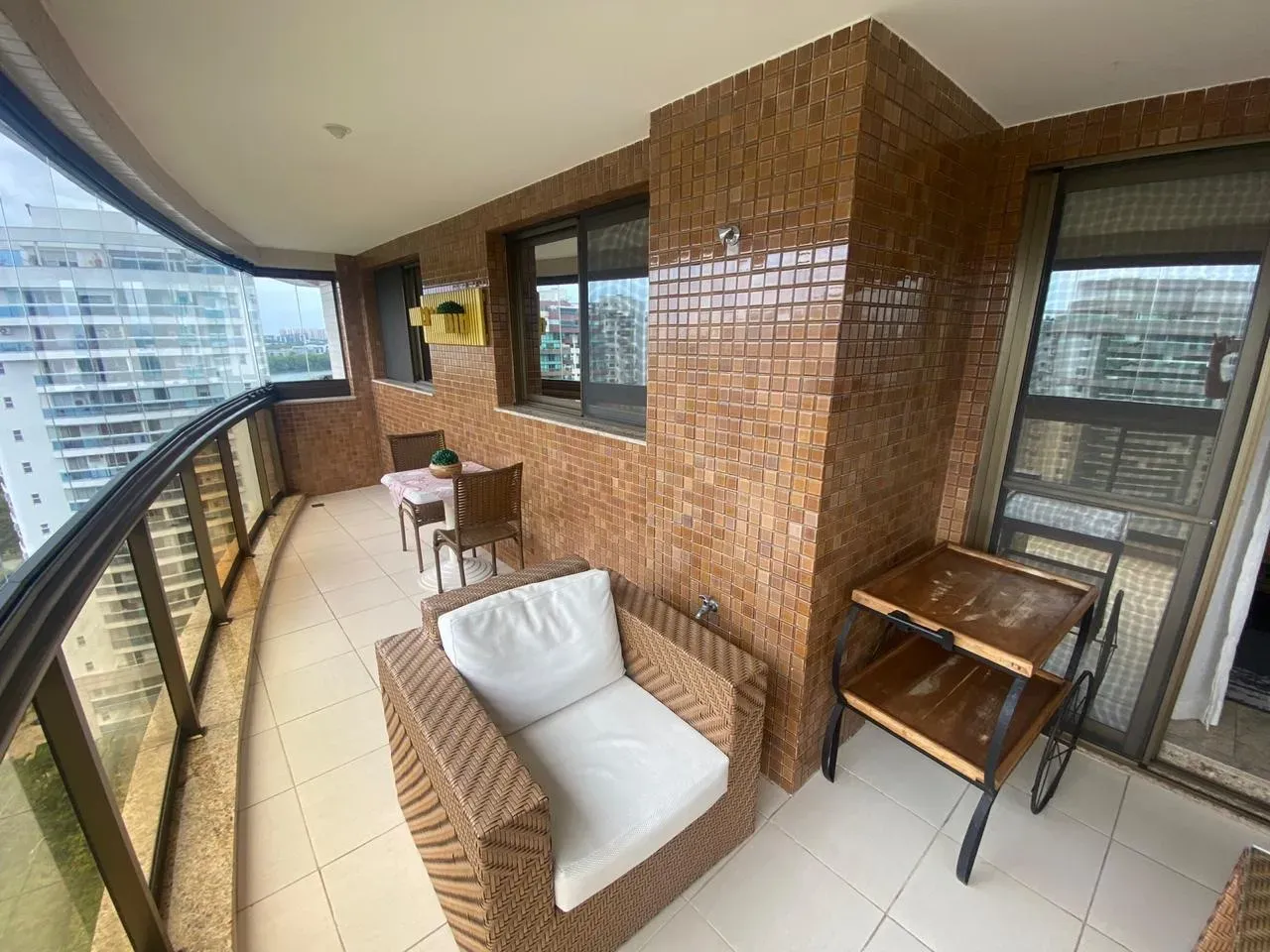 Apartment on the 13th floor with a glass-enclosed balcony — photo 8