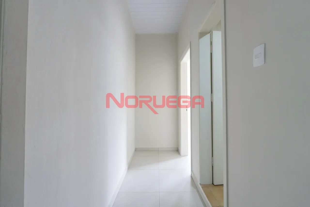 2-bedroom apartment with a glass-enclosed shower — photo 13