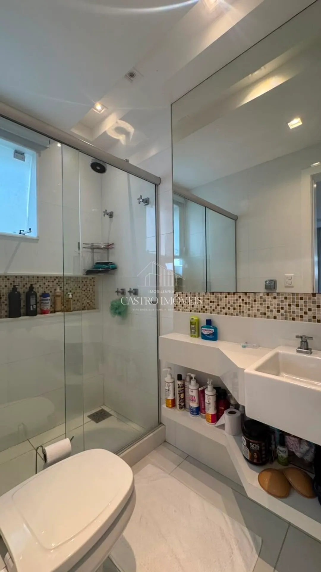 Furnished house with 4 en-suite bedrooms and private garden — photo 20