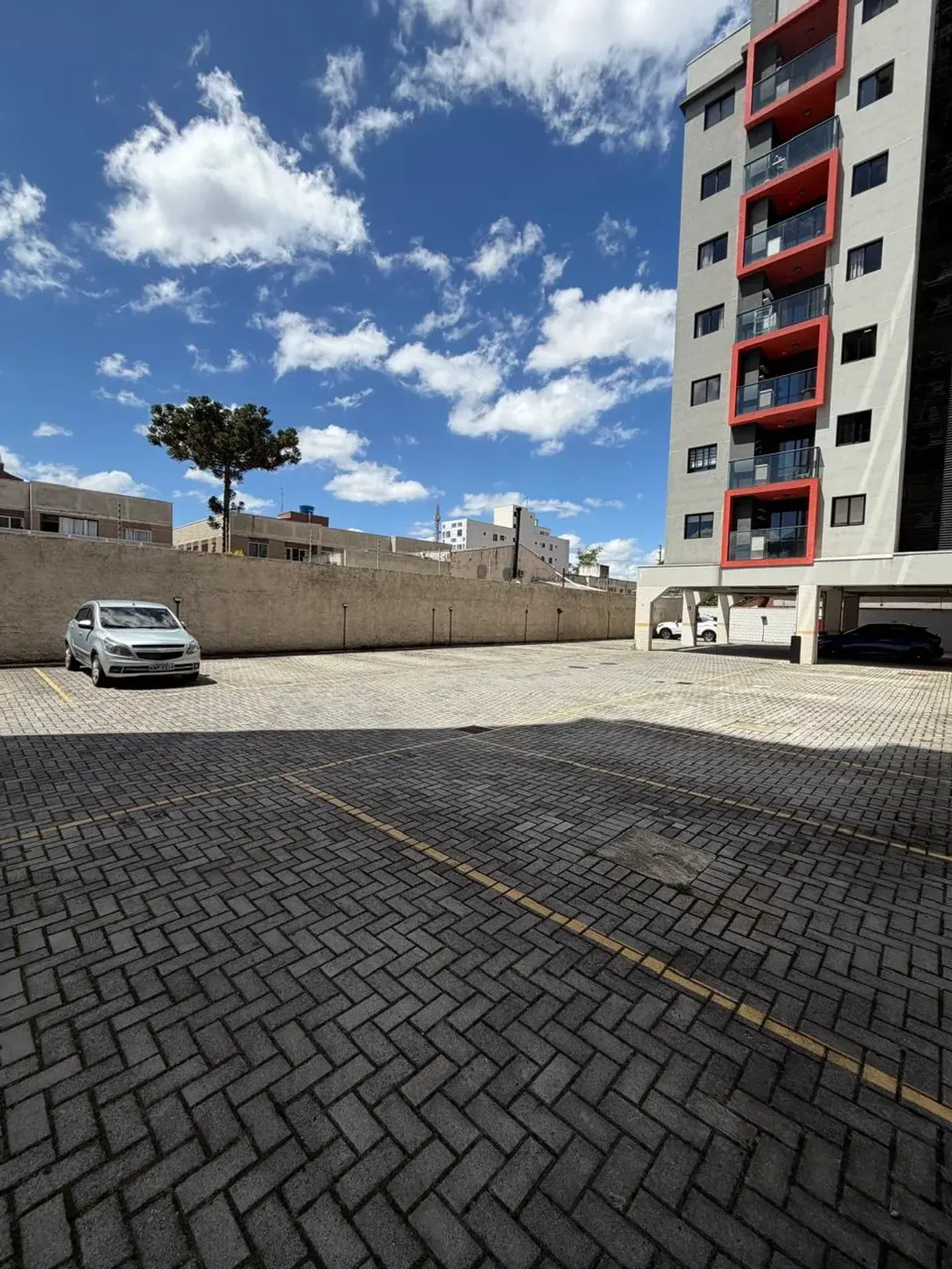 Furnished 1-bedroom apartment with balcony and barbecue — photo 44