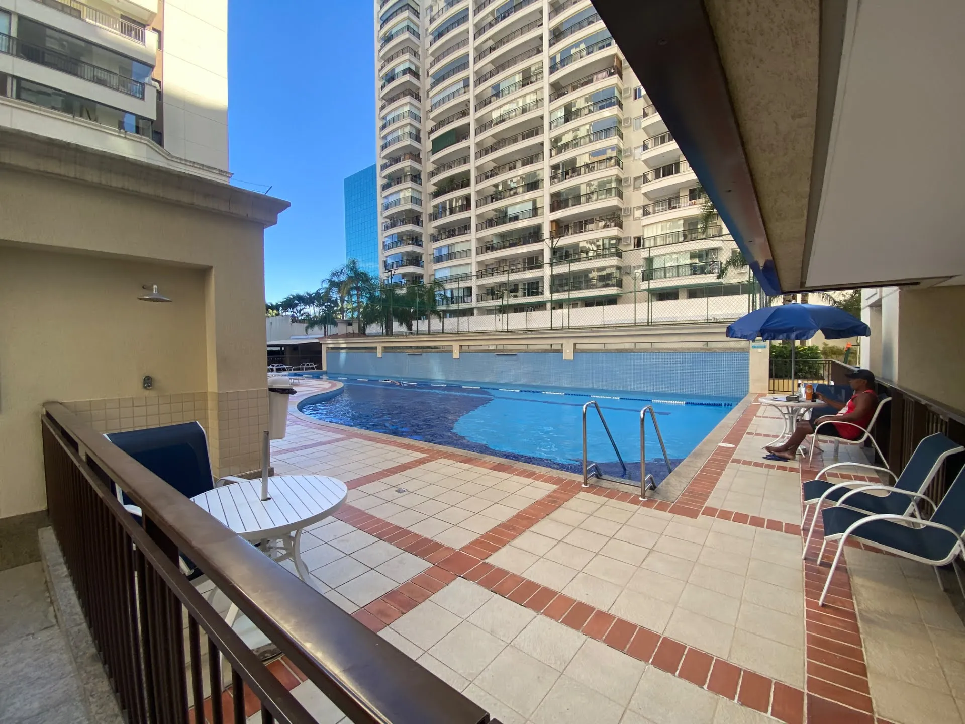 Furnished apartment with 3 bedrooms and 3 bathrooms — photo 36