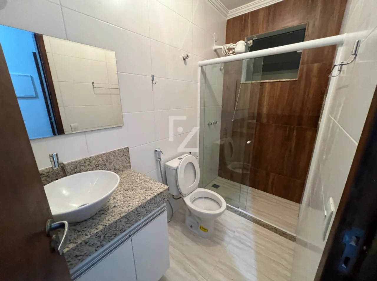 Дом с 3 спальнями и 4 ванными, 220 м² — photo 9