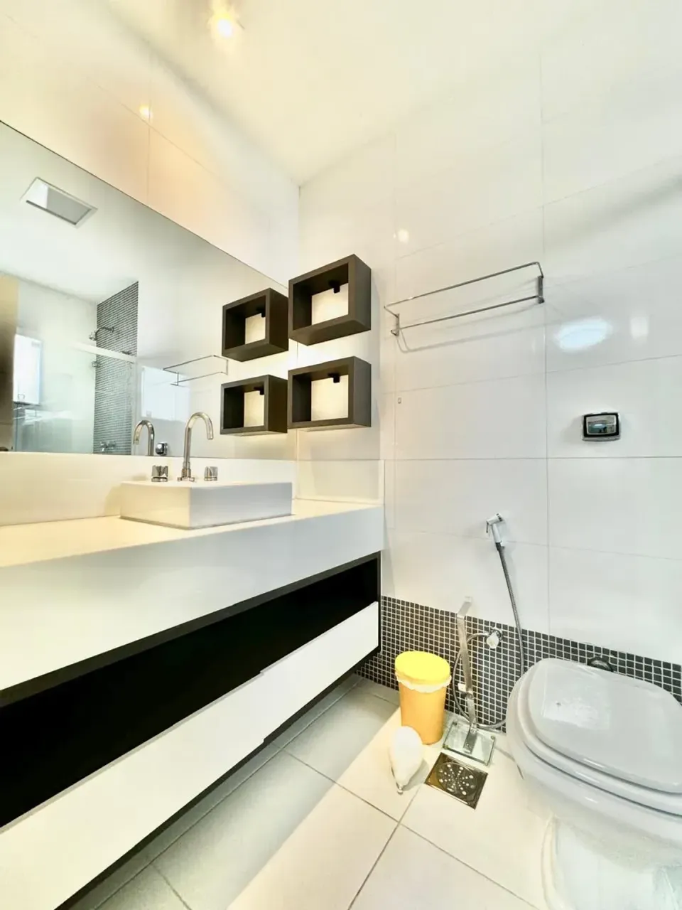 Furnished house with 5 bedrooms and open-plan kitchen — photo 16