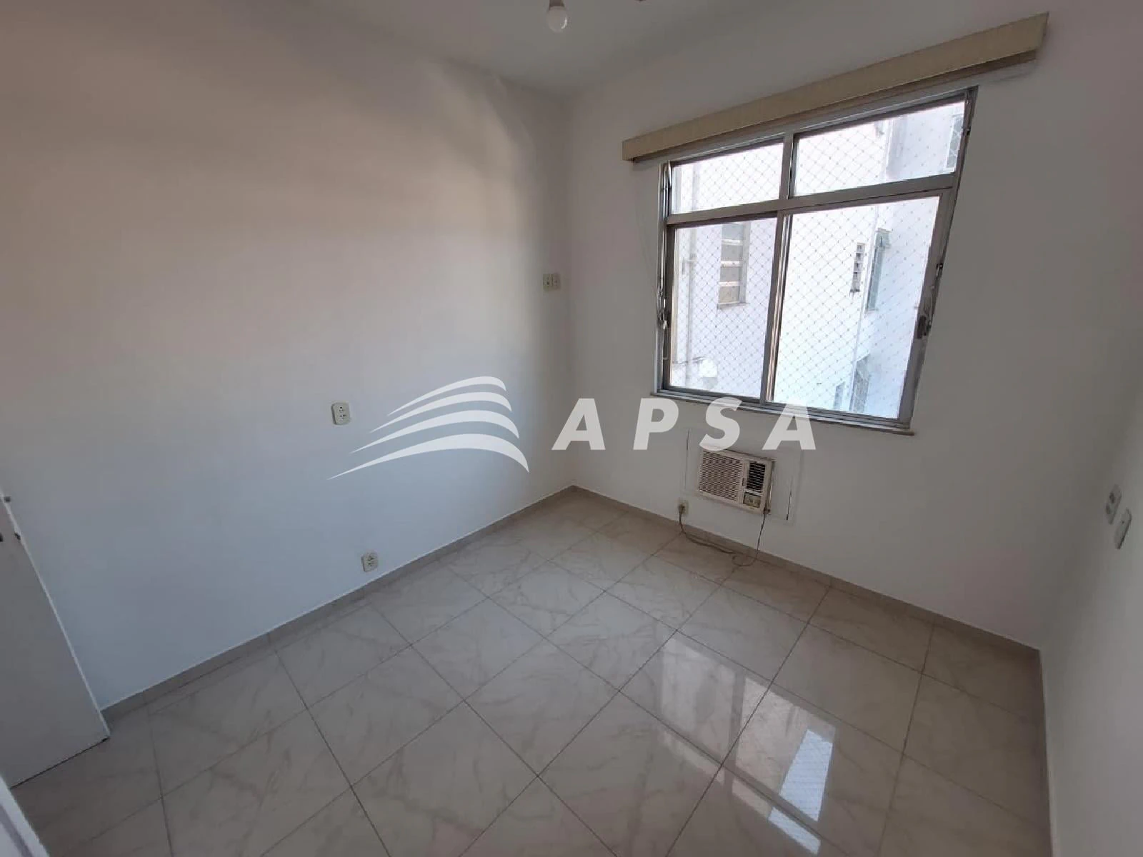 Apartamento de 92 m² com 2 quartos e área de lavanderia — photo 18