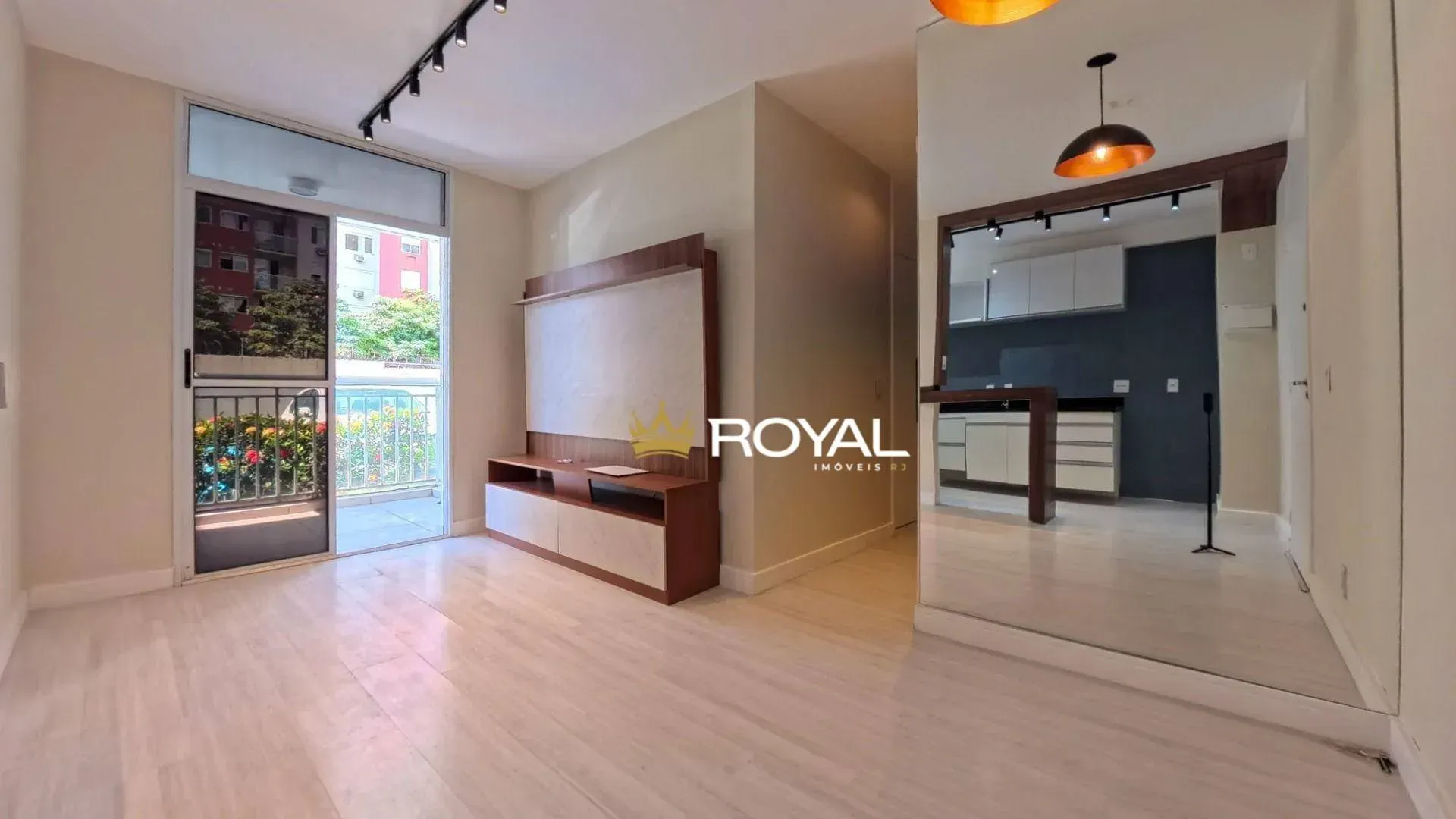 2-bedroom apartment with wood or laminate floors