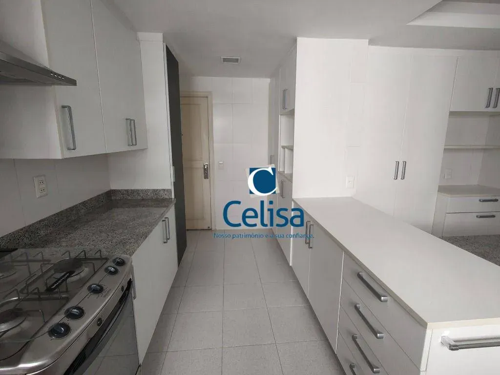 Furnished 294 m² apartment with a balcony grill — photo 16