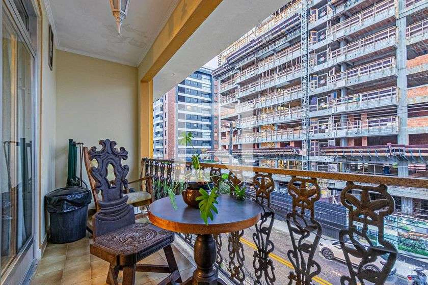 Apartment, 250 m², with a glass-enclosed balcony — photo 14